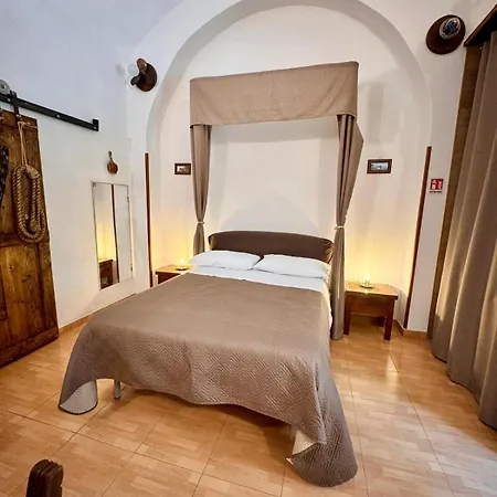 La Tana Dei Pirati Nápoly